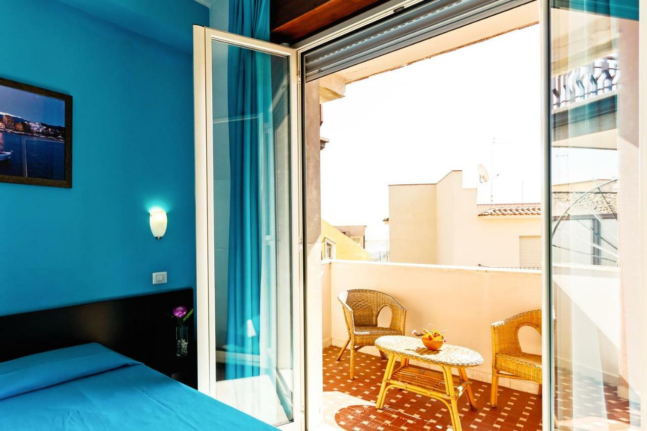 Seaview Terrace Sunny Apartment Giardini Naxos Εξωτερικό φωτογραφία